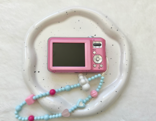 Samsung pink ES65 digital camera