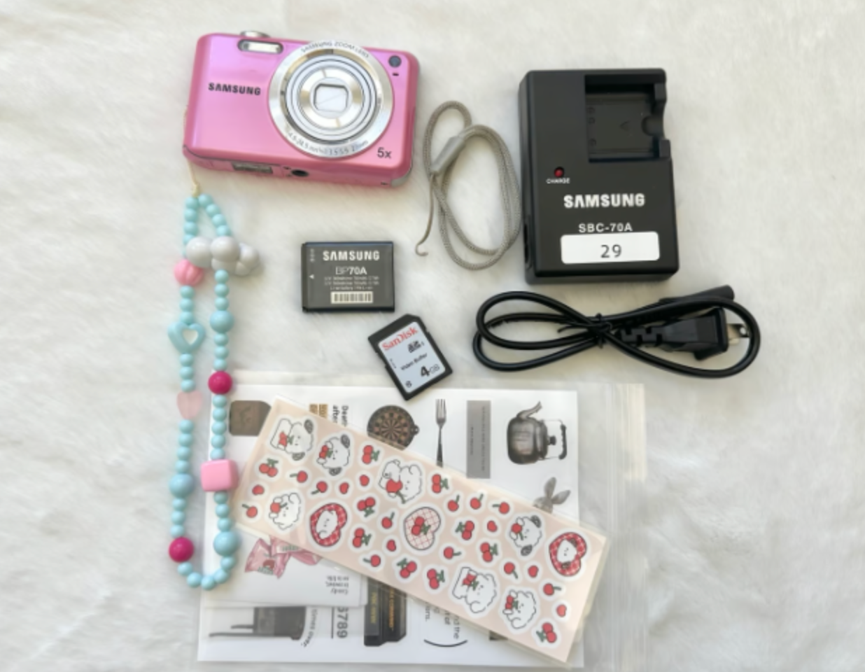 Samsung pink ES65 digital camera